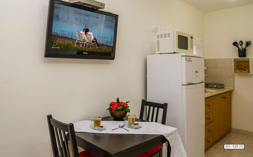Avigail Guest House Yavneʼel Eksteriør billede